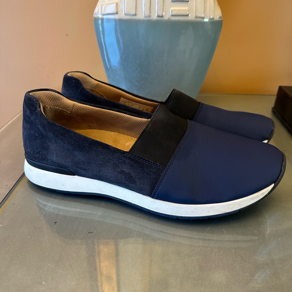 Vionic Orthaheel Cameo Navy Slip On Sneaker Walking Shoe Flats Size 11 W…